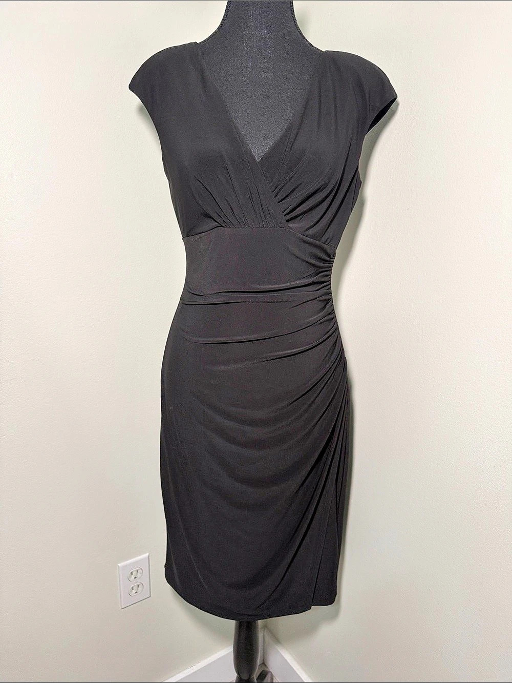 Lauren Ralph Lauren Black Ruched Mini Dress Size 4 Like New